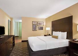 La Quinta by Wyndham Springfield 5