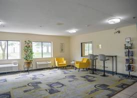 Days Inn by Wyndham Mount Vernon 5