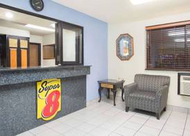 Super 8 by Wyndham New Castle 2