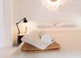 Mesanto Luxury Suites 4