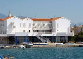 HOTEL LOZA NOVALJA 3