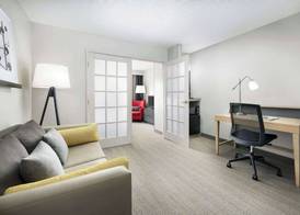 Country Inn & Suites by Radisson, Big Flats (Elmira), NY 4