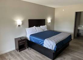Oakwood Inn 2
