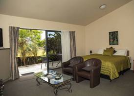 Peninsula Motel 5