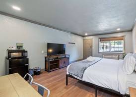 Blue Jay Lodge 2