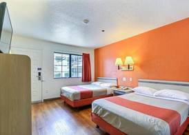 Super 8 by Wyndham Livermore 4