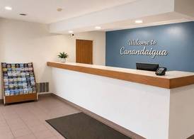 Super 8 by Wyndham Canandaigua 2