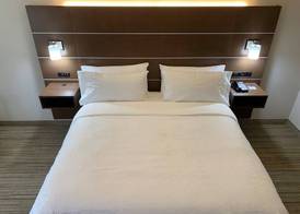 Holiday Inn Express HILLSBOROUGH (DURHAM AREA) by IHG 5
