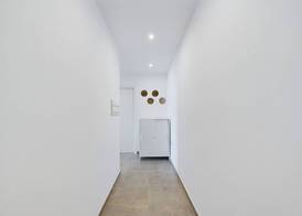 E1 18th Floor Studios - Scenic Sea & Beach Views 2