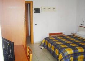 Blue Hotel 4
