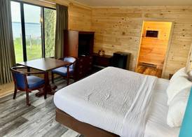 Bridgeview Motel 4