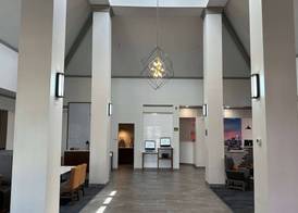 La Quinta Inn & Suites by Wyndham South Holland 5
