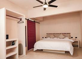 Beachfront Hotel Boutique DK 4