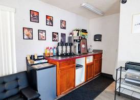 Rose City Inn & Suites 5