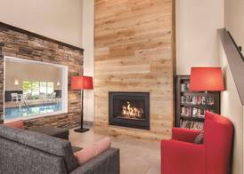 Country Inn & Suites by Radisson, Buffalo, MN 2