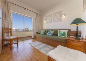 B43 - Spotless Seaview Apartment 2