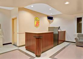 Super 8 by Wyndham Milford/New Haven 2