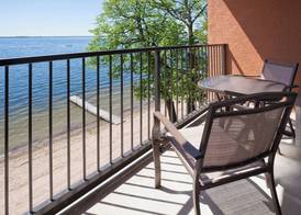 Holiday Inn DETROIT LAKES - LAKEFRONT by IHG 2