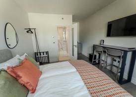 George Apartments 5