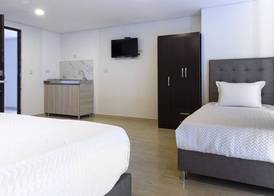 Apartasuite Galery FC 4