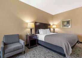 Quality Inn & Suites Groesbeck North 5
