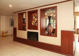 Ramada by Wyndham Fresno Northwest 4