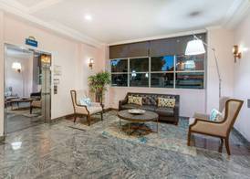 Days Inn by Wyndham Santa Monica 3