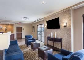 Pennant Hotel & Suites 2