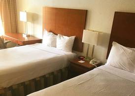 Days Inn & Suites by Wyndham Mobile 4
