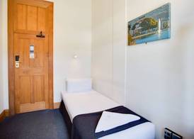 The Cambridge Hotel & Backpackers 5