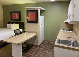 Suburban Studios Auburn Hills - Detroit 4