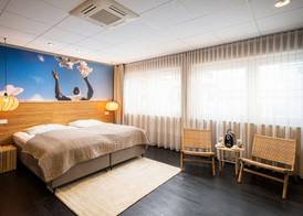 Food Hotel 4
