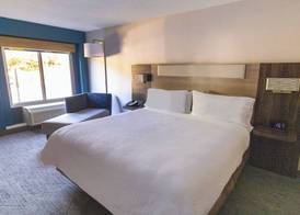 Holiday Inn Express NEPTUNE by IHG 4
