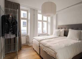 Chic city pad with handpainted art in great location by Daniel&Jacob's 2