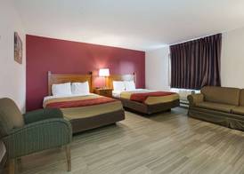Econo Lodge Inn & Suites Escanaba North 5