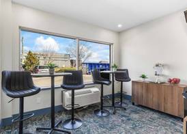 Sandman Hotel & Suites Calgary West 3