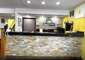 Days Inn by Wyndham Mason City 5