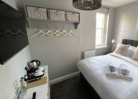 Dockers Inn 3