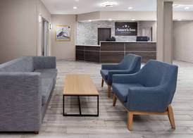 AmericInn by Wyndham Eagle River Downtown 2