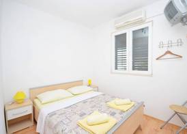Apartments and Rooms Mare 3