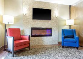 Comfort Suites Clinton near Presbyterian College 2