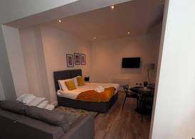 Harrington Street Aparts by StaySavvy 3