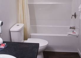 Econo Lodge Inn & Suites Sandusky South 5