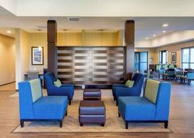 Comfort Suites Burlington near I-5 4