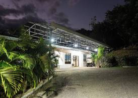 El Faro Containers Beach Hotel 2