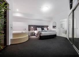 Broadbeach Savannah Resort 3