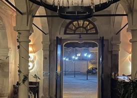 Four Mansions Hotel 5