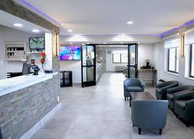 Econo Lodge Inn & Suites Southeast 4