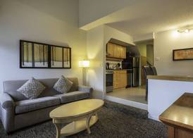 Mountain Side Hotel Whistler by Executive 4