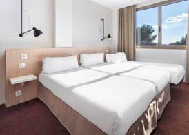 B&B HOTEL Barcelona Sant Cugat 3